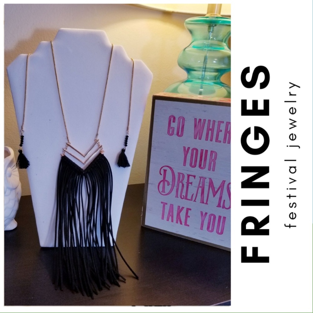 BOHO FESTIVAL Fringe Necklace